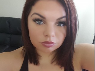 Cam to cam with BBW Primadonna25_ desires deepthroat play time